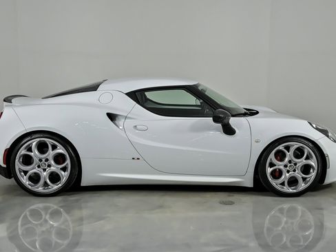 Used 2015 Alfa Romeo 4C Coupe w/ Leather Interior Group image 14
