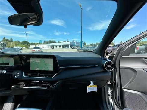 New 2025 Chevrolet Equinox LT image 29