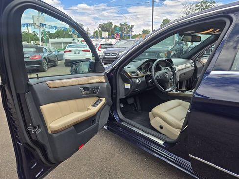 Used 2011 Mercedes-Benz E 350 4MATIC Sedan image 15