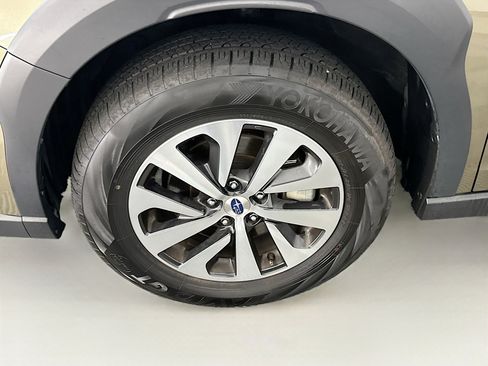 Used 2025 Subaru Outback Premium image 11