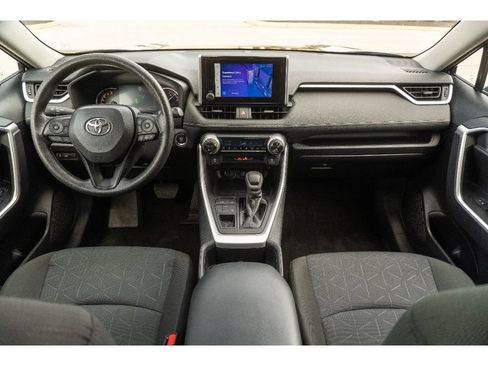 Used 2025 Toyota RAV4 XLE AWD/4WD image 20