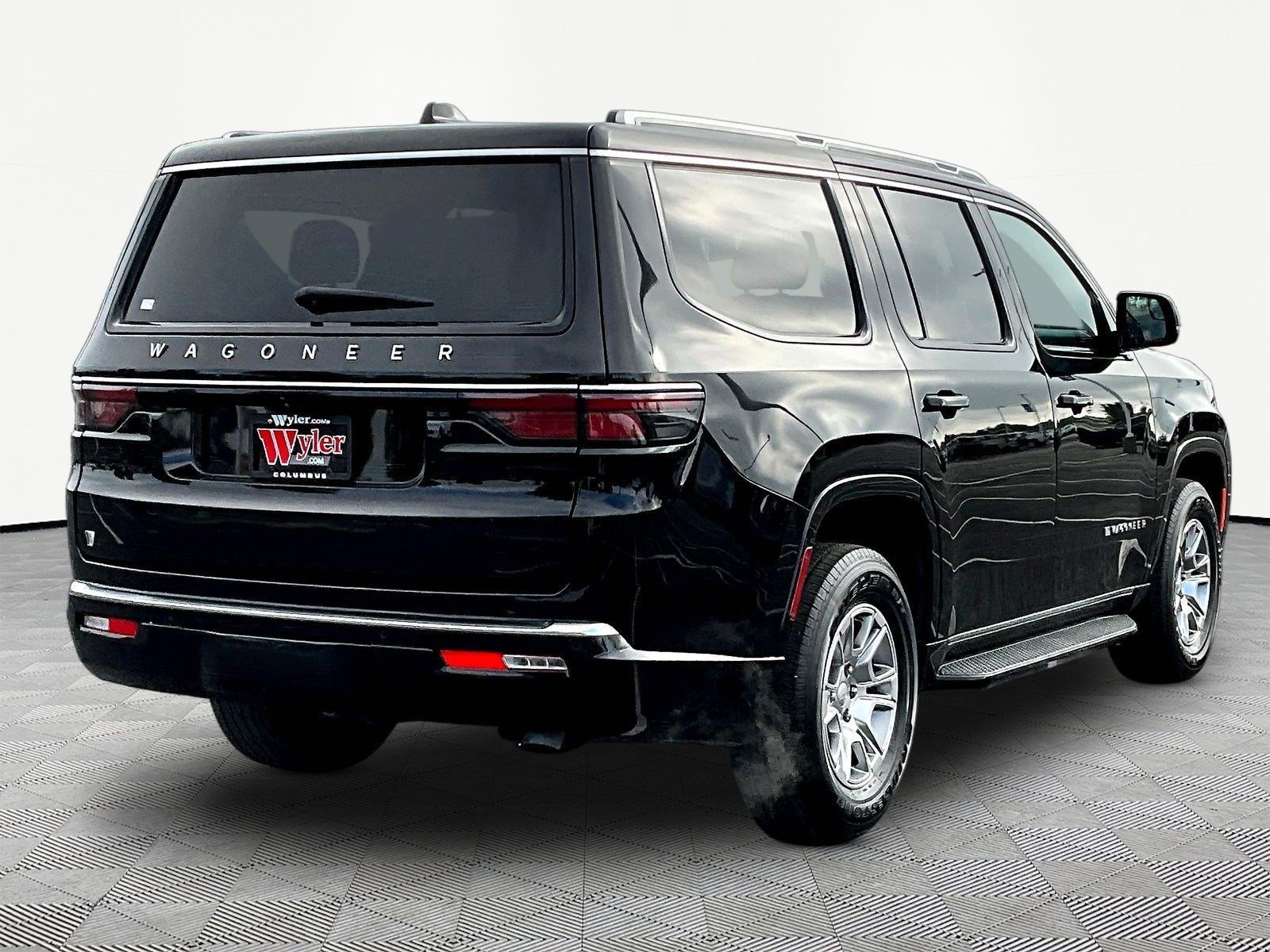 Used 2024 Jeep Wagoneer 4WD image 6