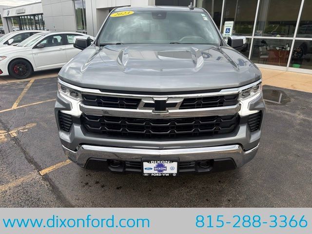Used 2023 Chevrolet Silverado 1500 LT w/ Leather Package AWD/4WD image 2