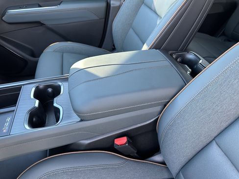 New 2025 GMC Acadia AT4 w/ Super Cruise Package image 28