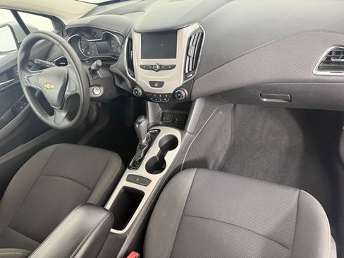 Used 2017 Chevrolet Cruze LS image 11