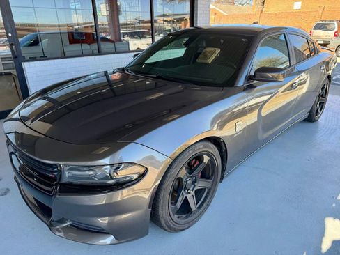 Used 2017 Dodge Charger R/T image 7
