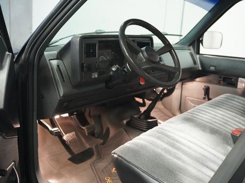 Used 1988 Chevrolet Silverado 1500 2WD Regular Cab image 4