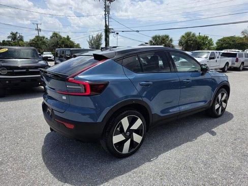 Used 2022 Volvo C40 P8 Recharge Ultimate image 7