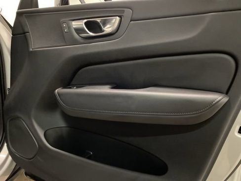 Used 2025 Volvo XC60 B5 Core image 79