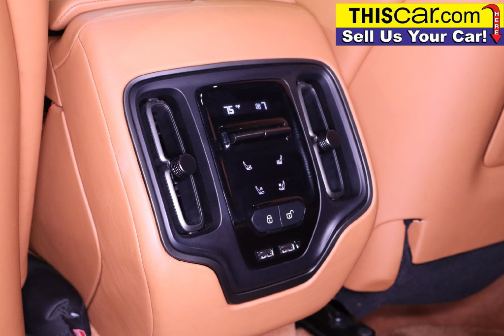 Used 2021 Aston Martin DBX AWD/4WD image 32