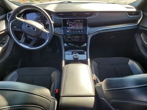 Used 2023 Jeep Grand Cherokee L Laredo image 17