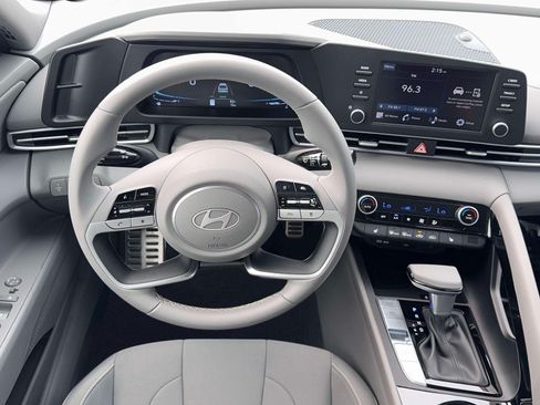 New 2026 Hyundai Elantra SEL Sport Premium FWD image 17