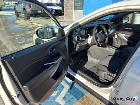 New 2026 Chevrolet Trax RS image 14