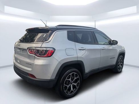 Used 2025 Jeep Compass Limited AWD/4WD image 3