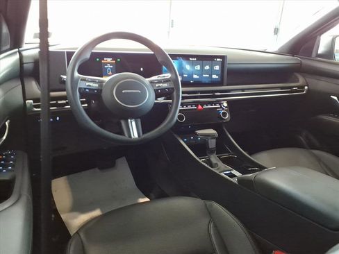 Certified 2025 Hyundai Santa Cruz SEL image 14