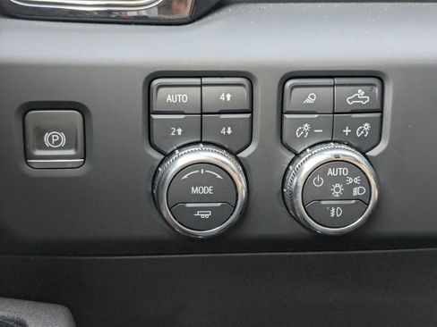 Certified 2024 GMC Sierra 2500 AT4 w/ Snow Plow Prep/Camper Package image 36