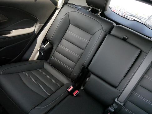 Used 2023 GMC Terrain Denali w/ Denali Premium Package AWD/4WD image 12