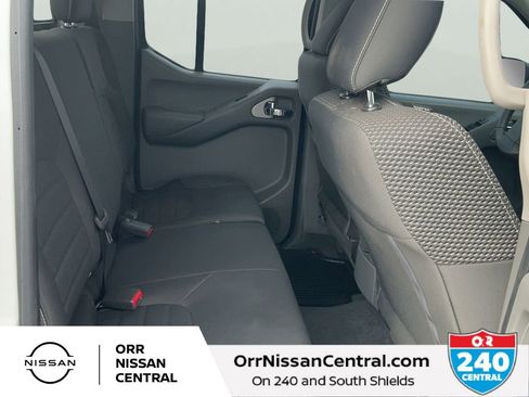 Used 2019 Nissan Frontier Desert Runner image 12