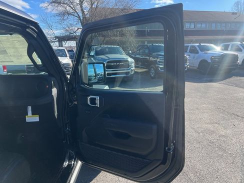 New 2026 Jeep Gladiator Mojave w/ Safety Group image 15