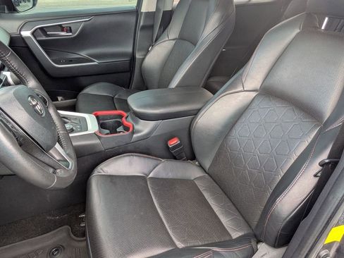 Used 2020 Toyota RAV4 TRD Off-Road image 13