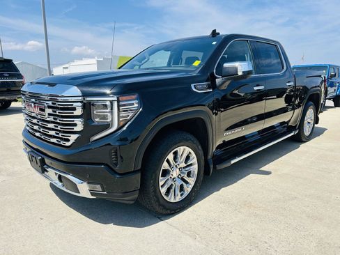 Used 2023 GMC Sierra 1500 Denali w/ Technology Package AWD/4WD image 40