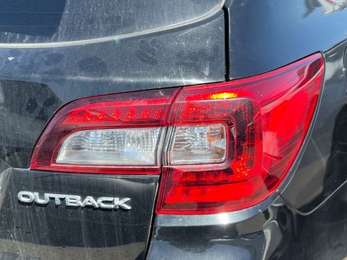 Used 2018 Subaru Outback 2.5i Touring w/ Popular Package #3 image 18