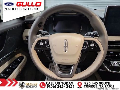 Used 2023 Lincoln Corsair Reserve image 12