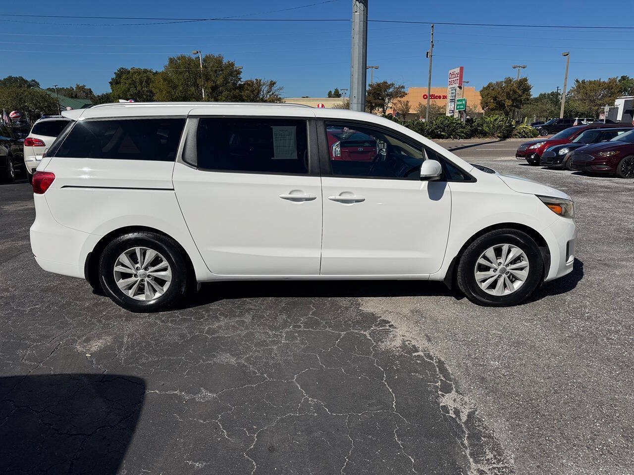 Used 2016 Kia Sedona LX FWD image 9