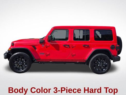 Used 2025 Jeep Wrangler Unlimited Sahara w/ Safety Group AWD/4WD image 16