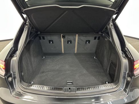 Used 2026 Porsche Macan AWD/4WD image 37