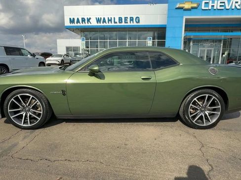 Used 2022 Dodge Challenger R/T w/ Plus Package image 5