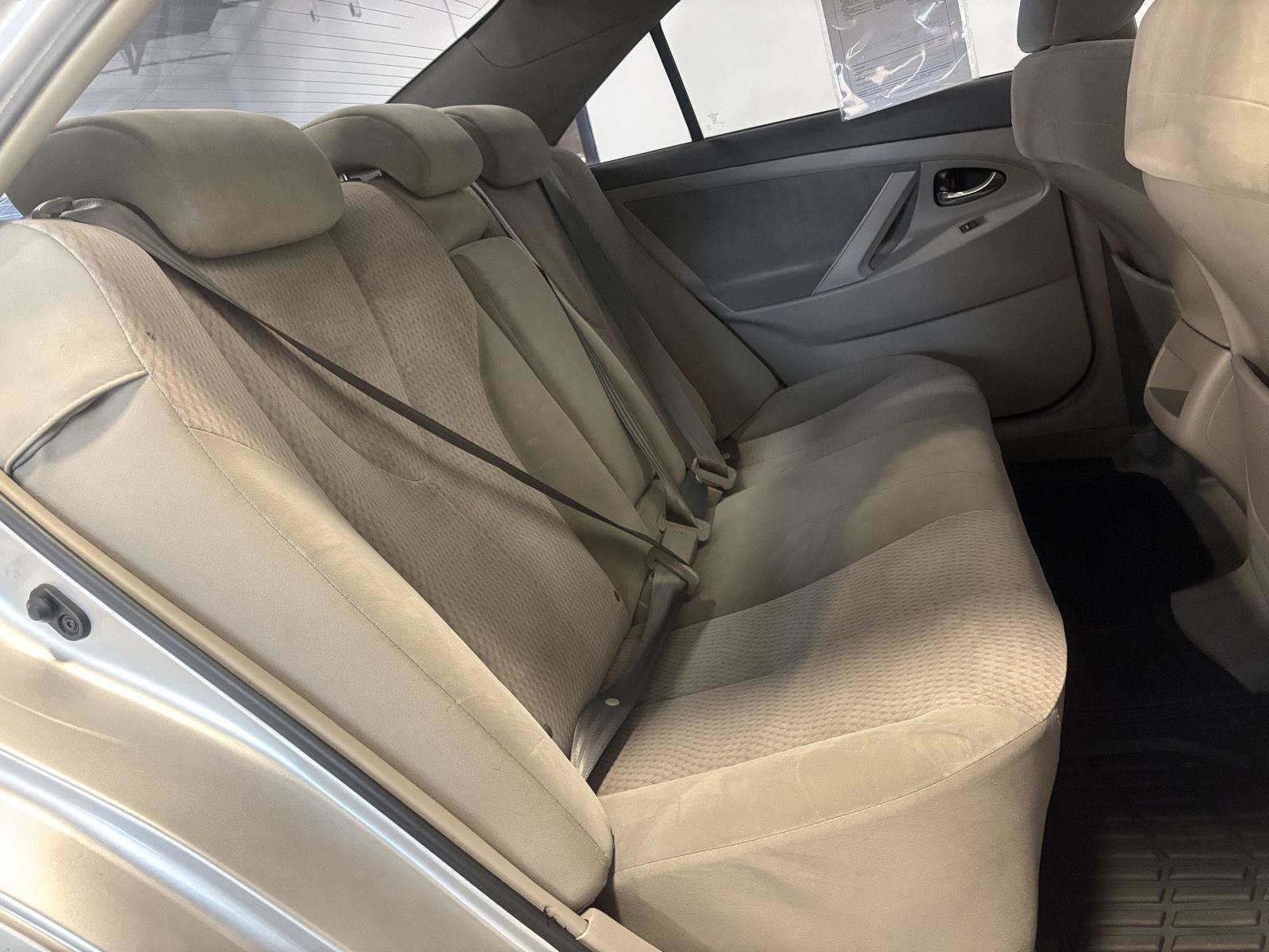Used 2011 Toyota Camry LE FWD image 45