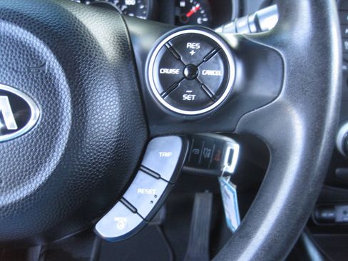 Used 2016 Kia Soul FWD image 37