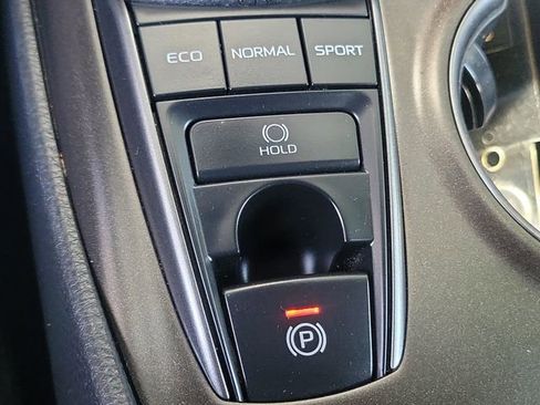 Used 2022 Toyota Camry XSE image 17