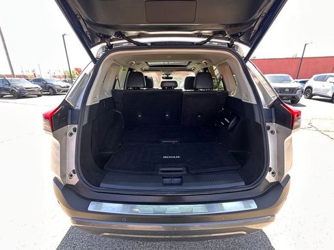 Certified 2023 Nissan Rogue SL w/ SL Premium Package FWD image 12