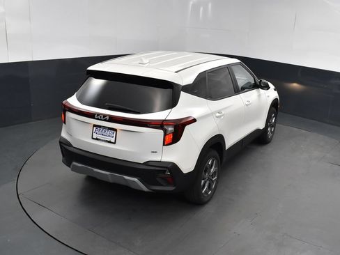 Used 2024 Kia Seltos LX AWD/4WD image 29