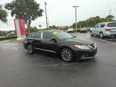 Used 2016 Nissan Altima 2.5 SV w/ Convenience Package