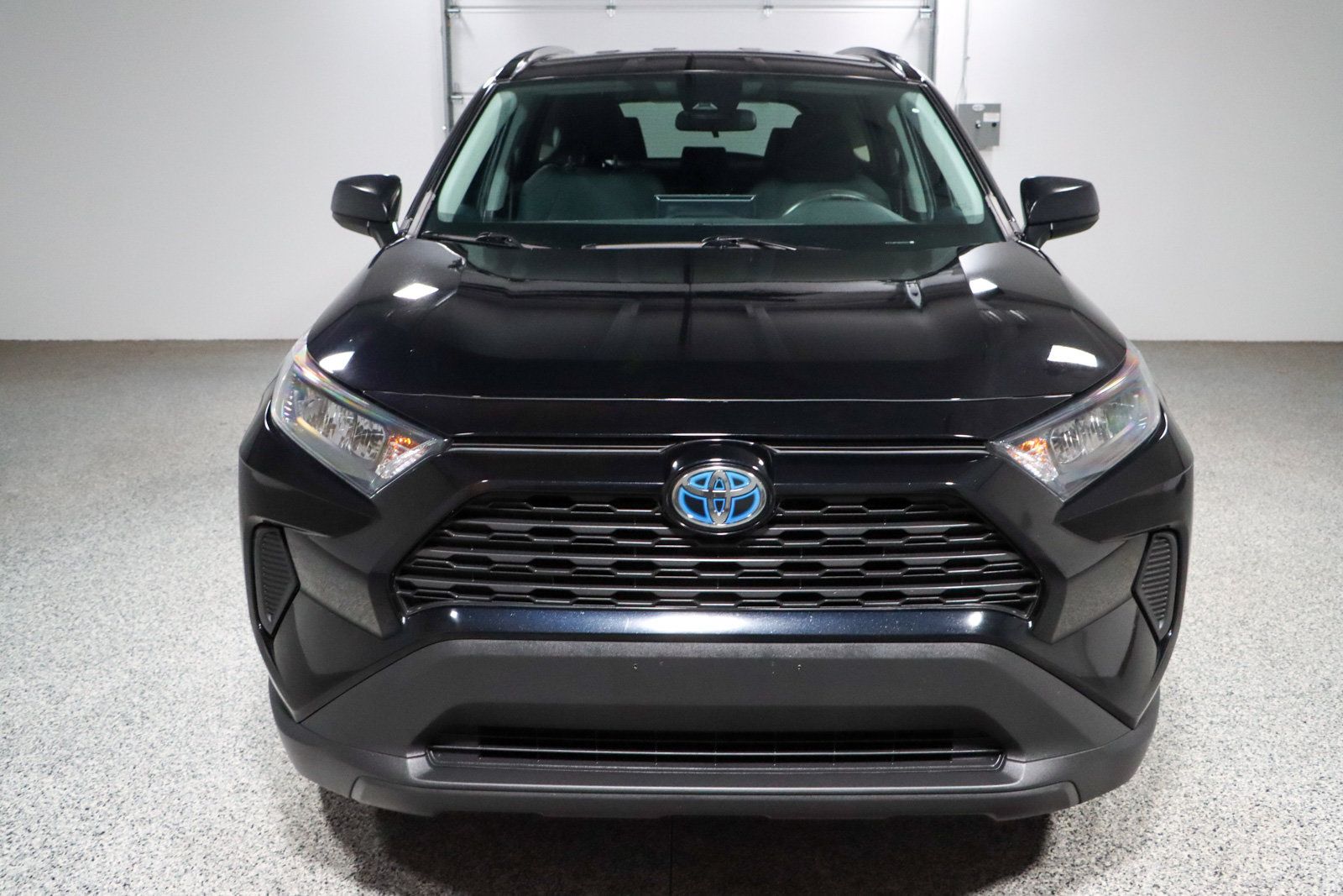 Used 2022 Toyota RAV4 LE AWD/4WD image 4