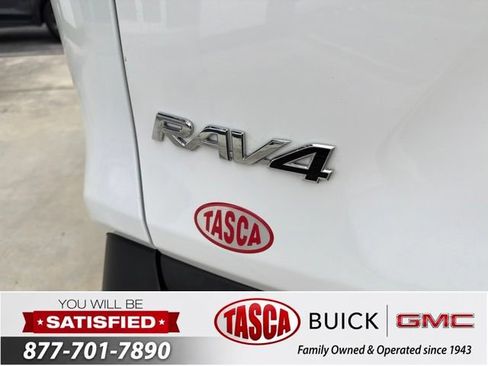 Used 2023 Toyota RAV4 LE FWD image 8