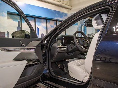 Used 2026 BMW 740i xDrive w/ Premium Package image 13