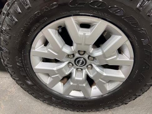Used 2022 Nissan Frontier SV AWD/4WD image 37