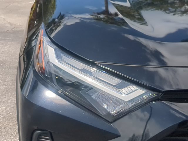 Used 2025 Toyota RAV4 LE AWD/4WD image 10