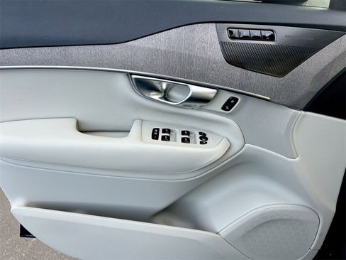 Used 2024 Volvo XC90 B6 Plus w/ Protection Package Premier image 19