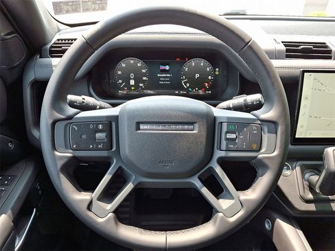 New 2025 Land Rover Defender 110 S image 17