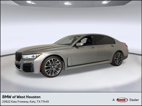 Used 2022 BMW 750i xDrive w/ Luxury Rear Seating Package AWD/4WD image 1
