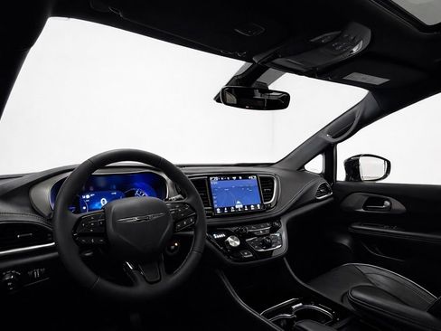 Used 2023 Chrysler Pacifica Limited w/ S Appearance Package image 24