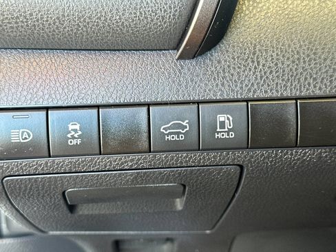 Certified 2021 Toyota Camry SE w/ Carpet Mat Package (TMS) FWD image 29