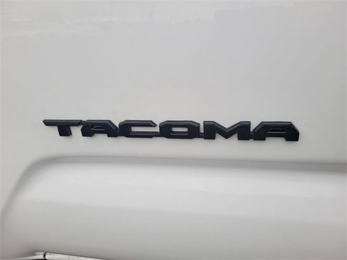 Used 2023 Toyota Tacoma 2WD Access Cab image 10