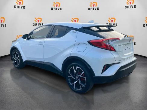 Used 2019 Toyota C-HR XLE FWD image 7