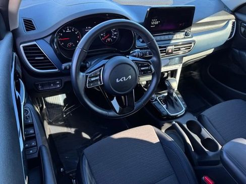 Used 2023 Kia Seltos S w/ Navigation Package image 24
